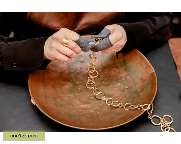 华丽之旅：Jessica日本高清探索匠心之境感受细腻光影